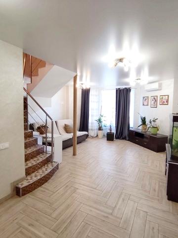 Миру вул., 50