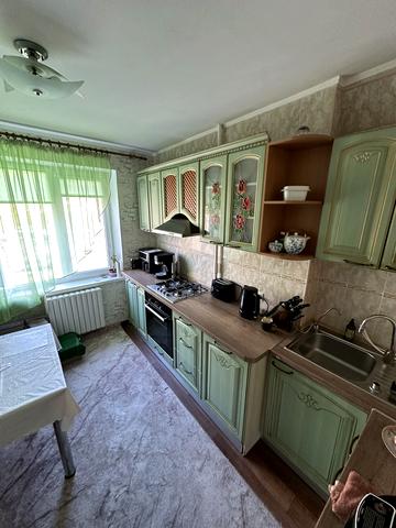 Героїв просп., 9