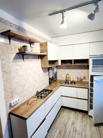 Космічна вул., 5