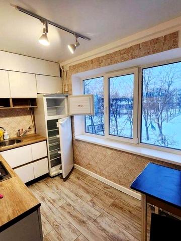 Космічна вул., 5