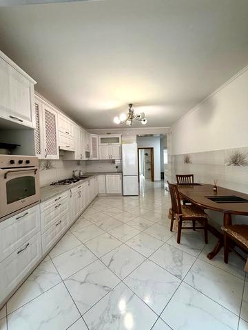 Івана Рубчака вул., 7