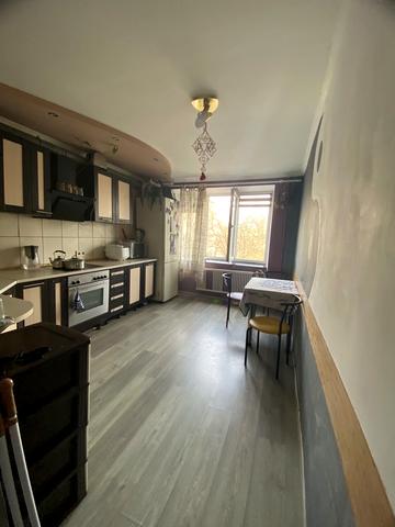 Узбецька вул., 3