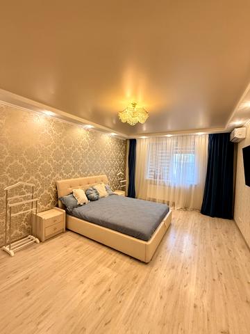 Соборна вул. (Петропавлівська), 10-Д/1