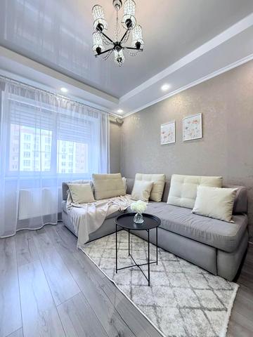 Героїв Небесної Сотні просп., 40/1