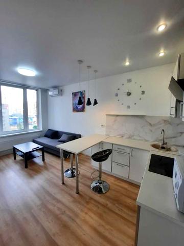 Дніпровська набережна вул., 18-А