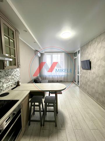 Дніпровська набережна вул., 18-Б