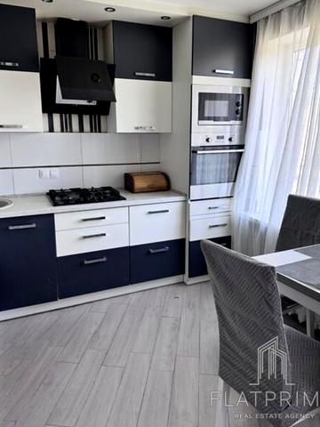 Гната Юри вул., 1