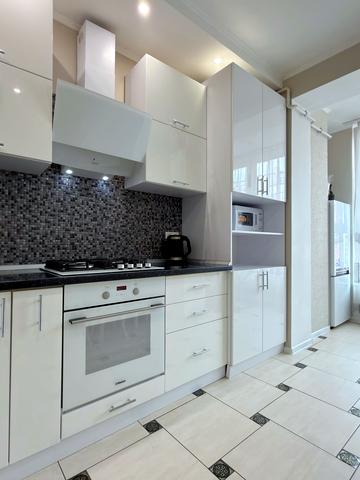 Богдана Хмельницького  вул., 230а