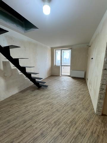 Льва Ландау просп. (50-річчя СРСР), 52-Л