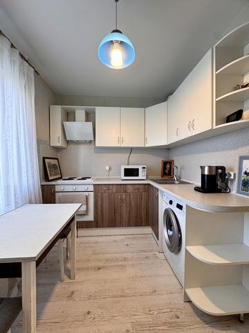 Ревуцького вул., 13