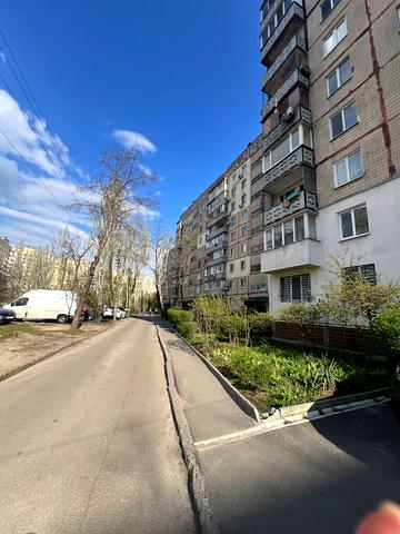 Слави бульв., 3