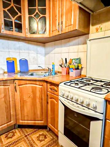 Торговиця вул., 28