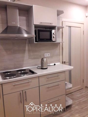 Ньютона вул., 100