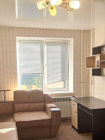 Тахіатаська вул., 8