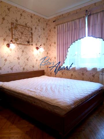 Захарівська вул., 1