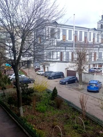 Соборний майдан пл., 4