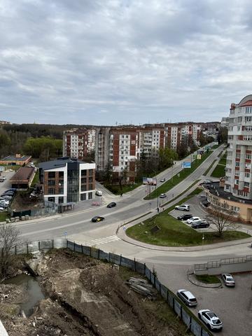 Коновальця вул., (Будинок)