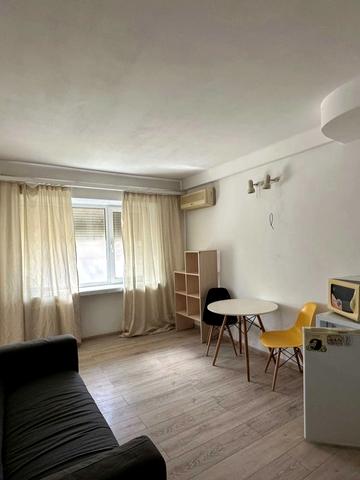 Кирило-Мефодіївська вул., 15