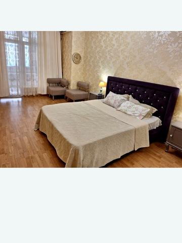 Базарна вул., 5/1