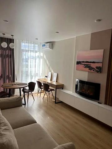 Луговська вул., 255