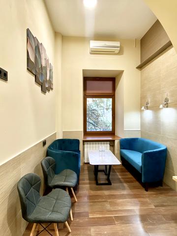 Гоголівська вул., 34