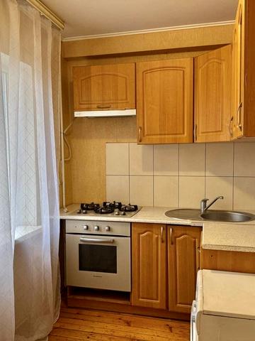 Нижньодніпровська вул., 4