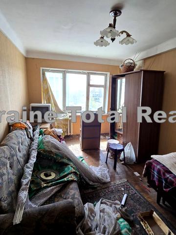 Івана Микитенка вул., 25