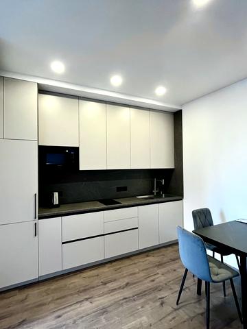 Ґарета Джонса вул. (Сімї Хохлових), 12