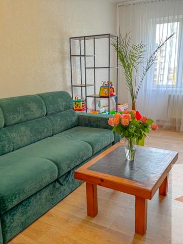 Красносільського вул., 49