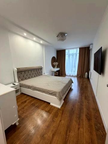 Івана Крамського вул., 9