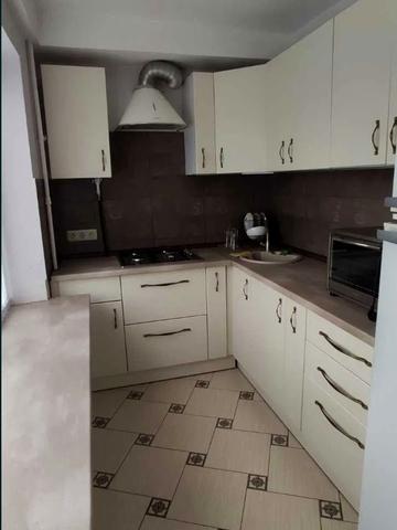 Будівельників вул., 13