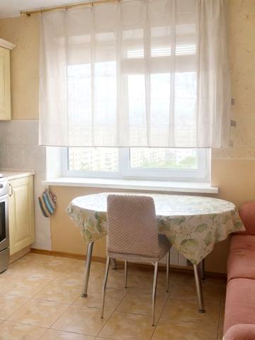 Оболонський просп., 40