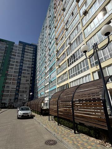 Перлинна вул., 11