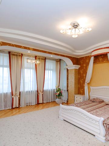 Святослава Хороброго вул., 7