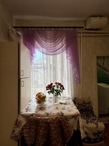Карабінерна вул., 8