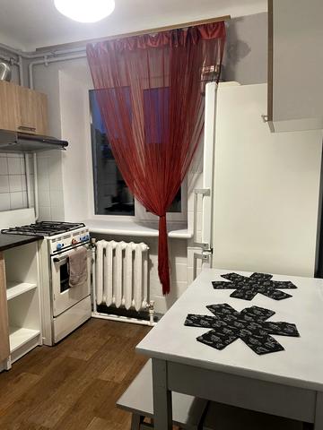 Рильського вул., 5