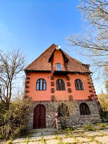 Вишнева, 51