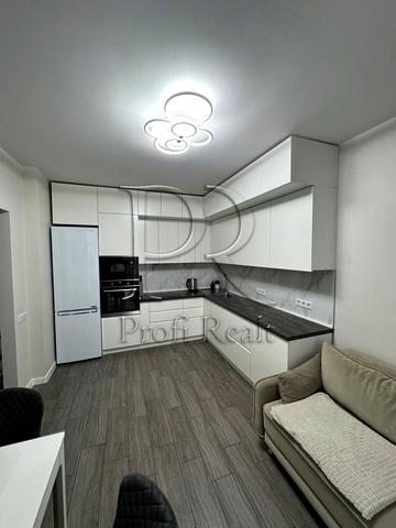Драгоманова вул., 10