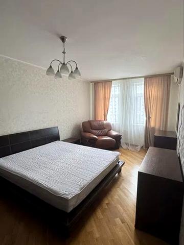 Олександра Мишуги вул., 2