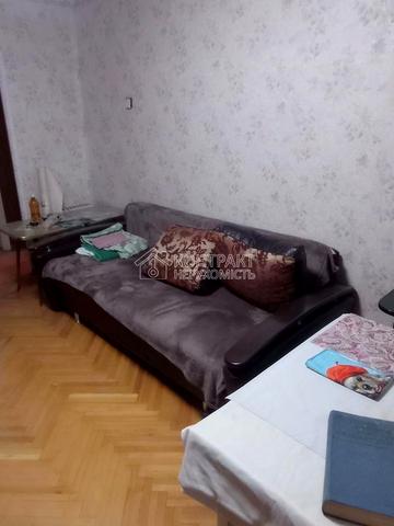 Світла вул., 10