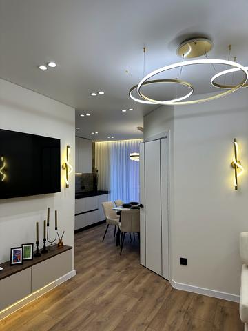 Романа Левицького вул., 4