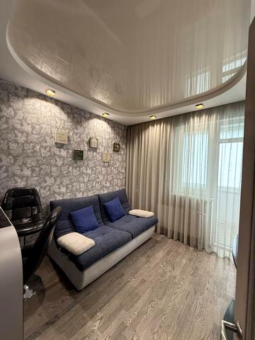 Освіти вул., 16