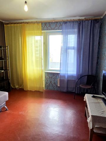 Полярна вул., 6