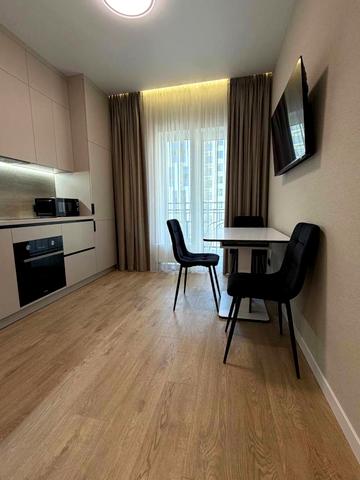 Краснова вул., 1-Б