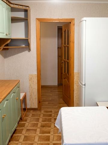 Андрія Первозванного вул. (Стахурського), 38