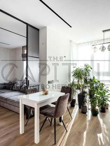 Микільсько-Слобідська вул., 10