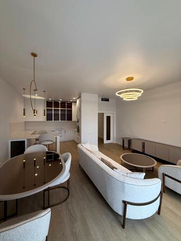 Раїси Окіпної вул., 18