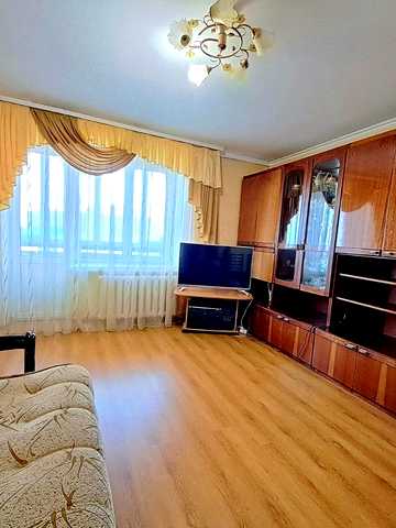 Дубнівська вул., 12