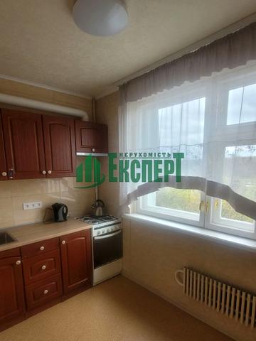 Метробудівників вул., 41