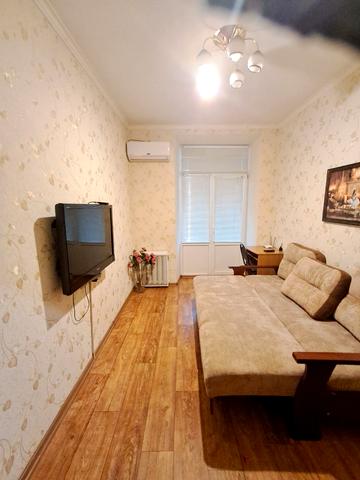 Металургів просп., 22